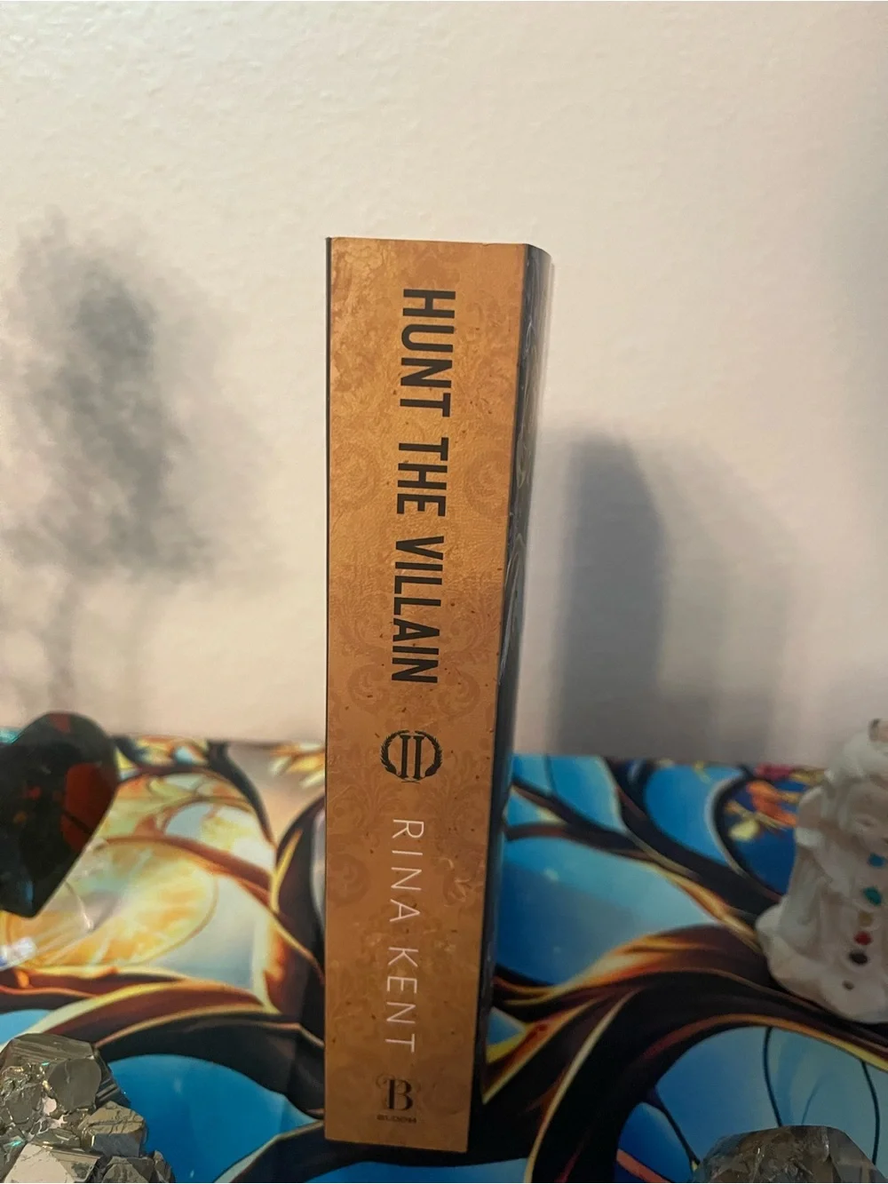 Hunt the Villain Book - Black and Gold Cover
